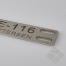 Teine merkeskilt f/tau, 4 hull, syrefast